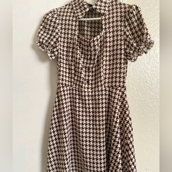 NEW Houndstooth Choker Lapel Neck Puff sleeve dress - Picture 4 of 4